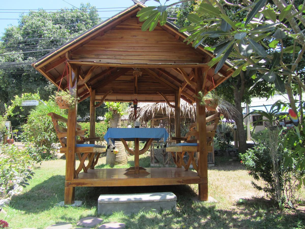Flower Paradise Bungalows & Swiss Restaurant Roestiland Lamai Beach  Exterior foto